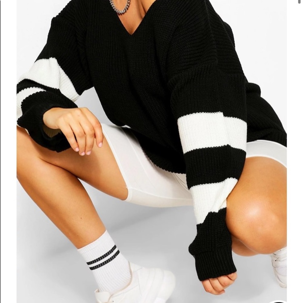 Boohoo sweater/ black and white stripe on sleeves. NWT, Never worn